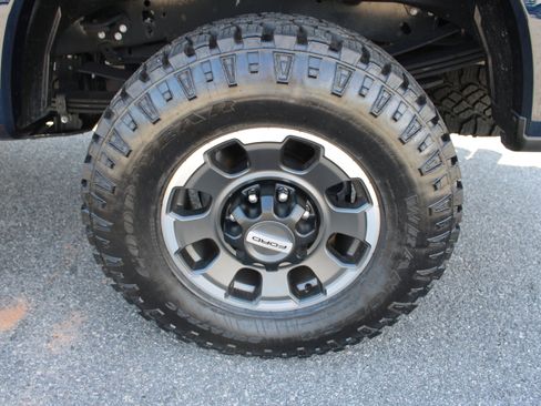 Used 2024 Ford F250 Lariat w/ Tremor Off-Road Package AWD/4WD image 10