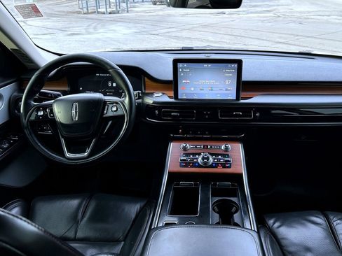 Used 2020 Lincoln Aviator Reserve w/ Equipment Group 202A image 12