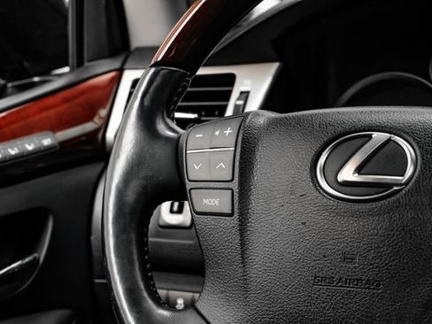 Used 2014 Lexus LX 570 4WD image 21