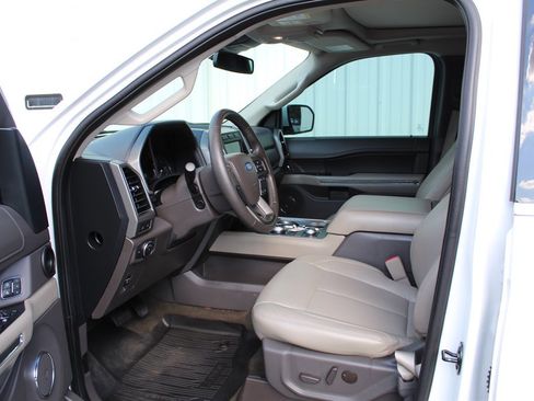 Used 2020 Ford Expedition XLT w/ Equipment Group 202A image 6