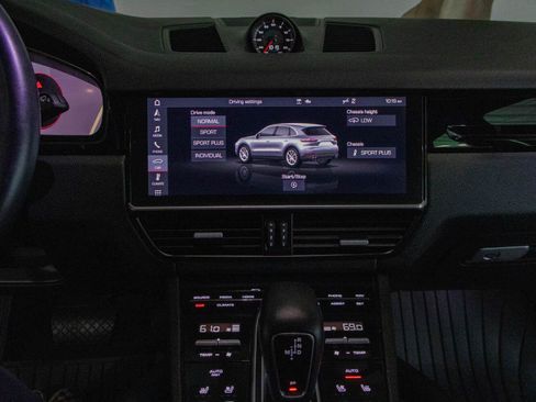 Used 2019 Porsche Cayenne AWD/4WD image 4