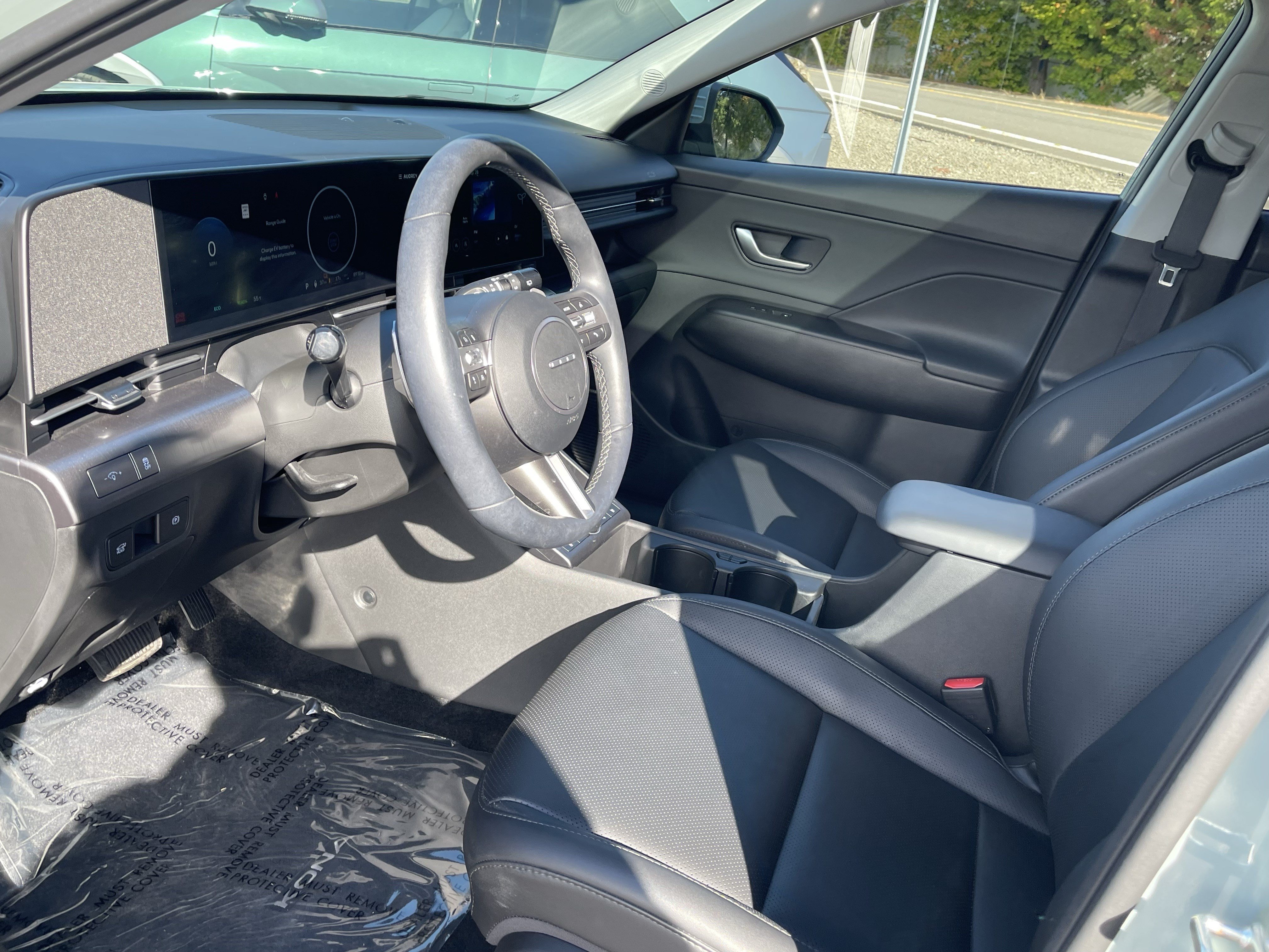Certified 2025 Hyundai Kona Limited FWD image 10