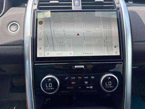 New 2025 Land Rover Discovery S image 11