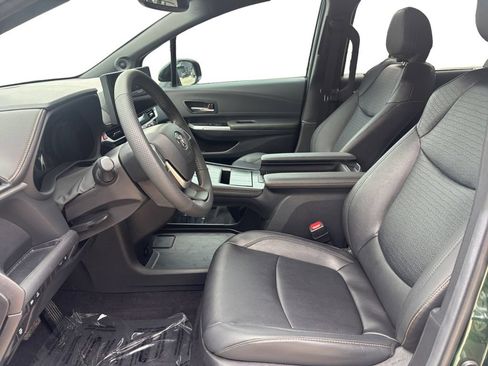 Used 2025 Toyota Sienna XLE Woodland Edition AWD/4WD image 9