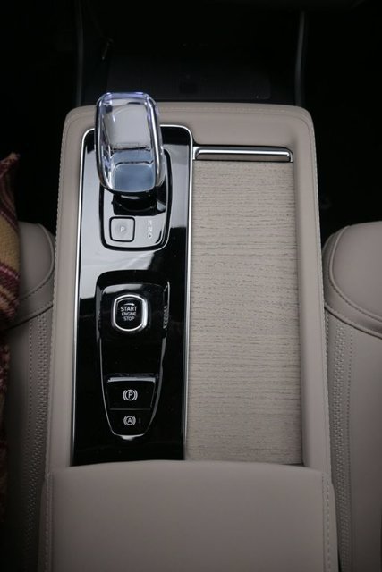 New 2026 Volvo XC90 T8 Plus AWD/4WD image 10