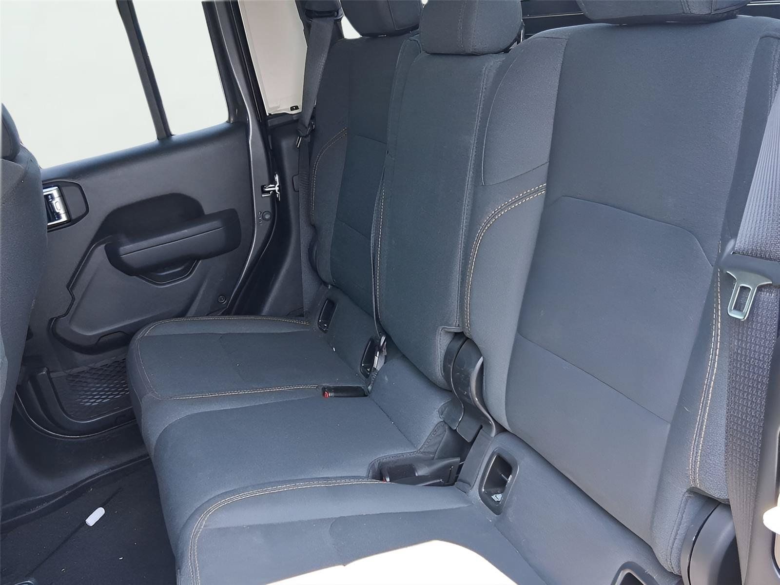 Used 2025 Jeep Gladiator Sport AWD/4WD image 11