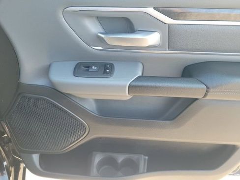 Used 2020 RAM 1500 Big Horn AWD/4WD image 11