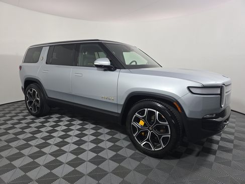 Used 2024 Rivian R1S Adventure AWD/4WD image 7