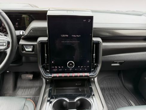 Certified 2025 GMC Yukon AT4 w/ AT4 Premium Package AWD/4WD image 11