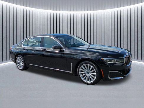 Used 2020 BMW 740i w/ Premium Package image 3