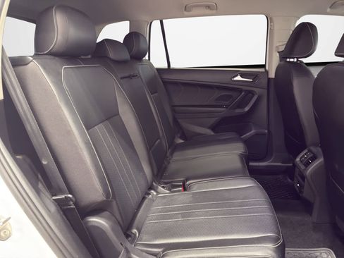 Used 2022 Volkswagen Tiguan SE image 26