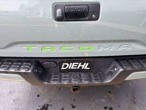 Used 2023 Toyota Tacoma TRD Sport AWD/4WD image 22