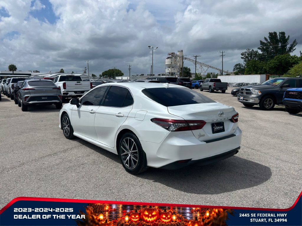 Used 2023 Toyota Camry XLE FWD image 5