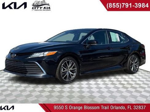 Used 2023 Toyota Camry XLE FWD image 1