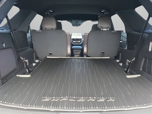 New 2026 Ford Explorer Platinum image 8