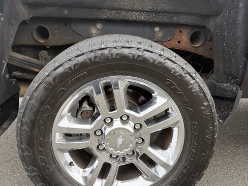 Used 2019 Chevrolet Silverado 2500 High Country w/ Duramax Plus Package AWD/4WD image 23