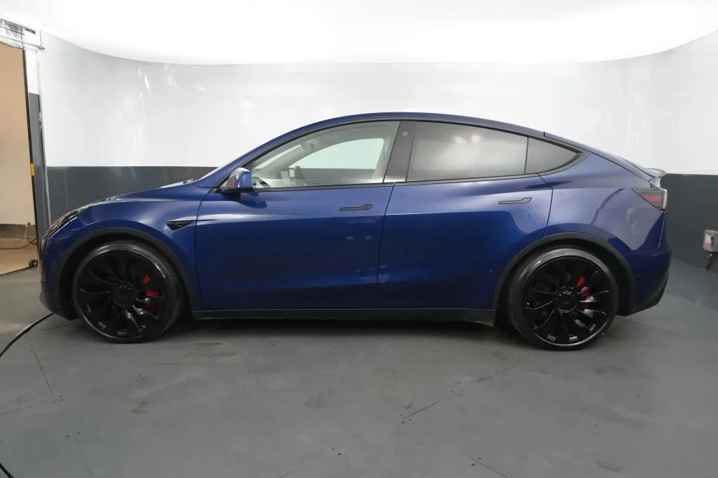 Used 2022 Tesla Model Y Performance AWD/4WD image 2