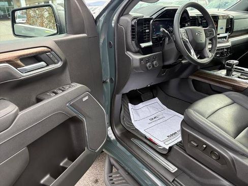 Certified 2025 Chevrolet Silverado 1500 LT Trail Boss w/ Convenience Package II image 11