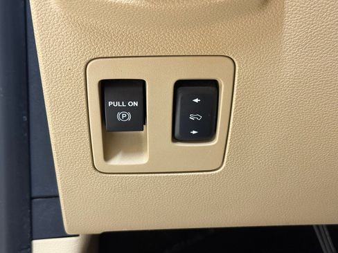 Used 2018 Ford F150 Lariat w/ Equipment Group 502A Luxury image 27