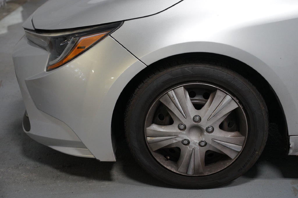Used 2021 Toyota Corolla LE FWD image 5