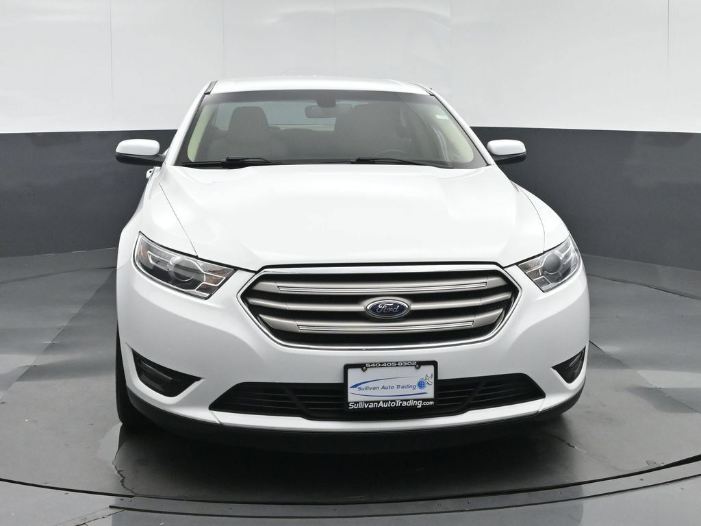 Used 2018 Ford Taurus SEL FWD image 2