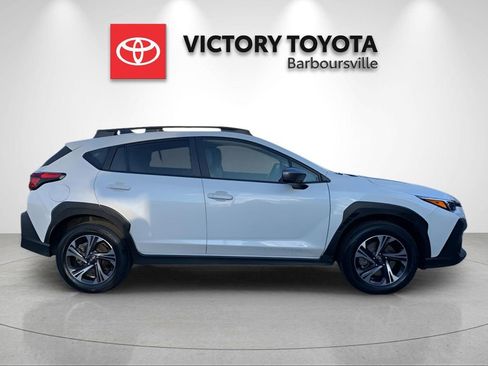 Used 2024 Subaru Crosstrek 2.0i Premium image 4