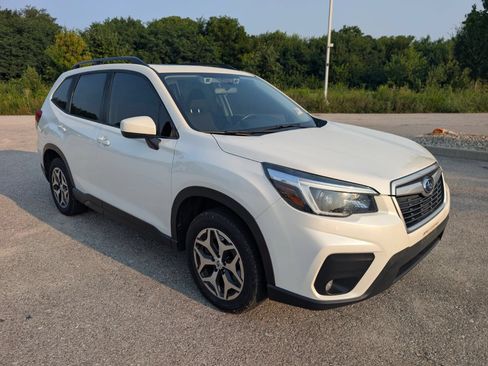 Used 2021 Subaru Forester Premium AWD/4WD image 3