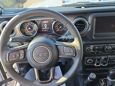 Used 2023 Jeep Wrangler Sport S image 5