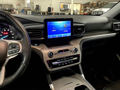 Certified 2023 Ford Explorer XLT w/ Equipment Group 202A image 6