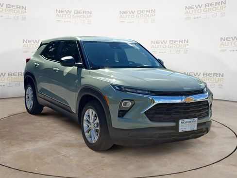 Used 2025 Chevrolet TrailBlazer LS w/ LS Convenience Package FWD image 7