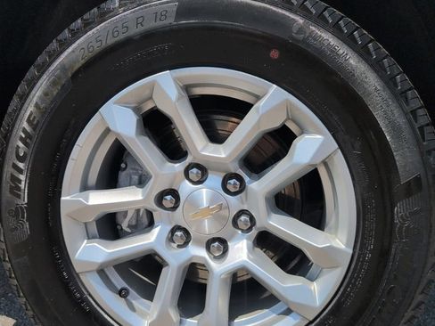 Used 2023 Chevrolet Silverado 1500 LT AWD/4WD image 24