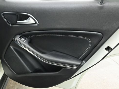 Used 2017 Mercedes-Benz GLA 250 GLA 250 image 17