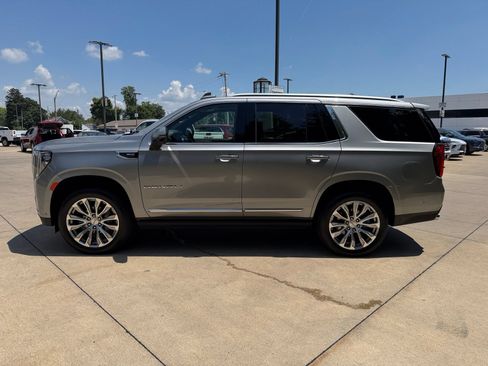 Used 2023 GMC Yukon Denali w/ Denali Reserve Package AWD/4WD image 8