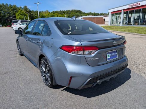 Used 2021 Toyota Corolla SE w/ SE Premium Package FWD image 3