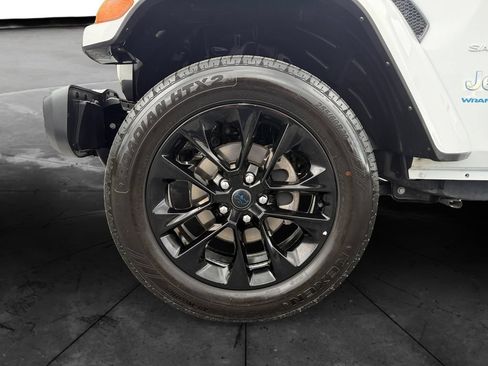 Used 2024 Jeep Wrangler Unlimited Sahara AWD/4WD image 14