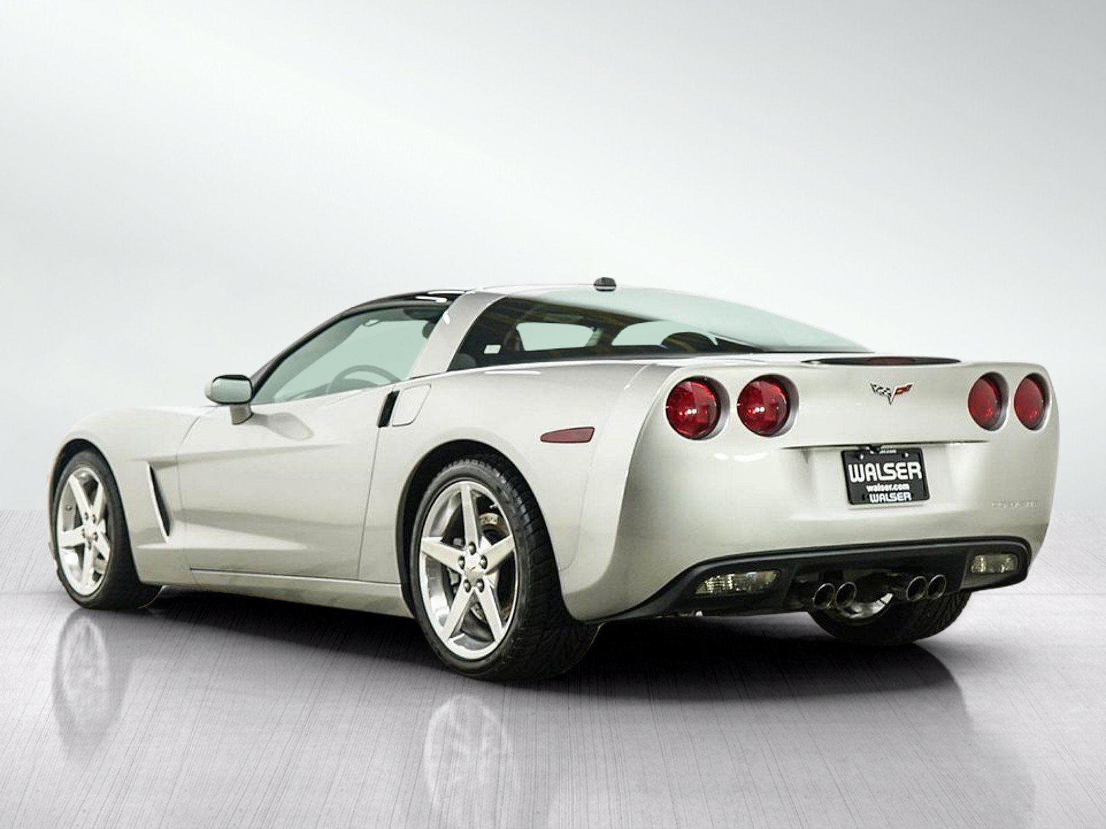 Used 2005 Chevrolet Corvette Coupe w/ Preferred Equipment Group RWD image 3