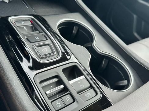 Used 2025 Honda Pilot Touring image 21