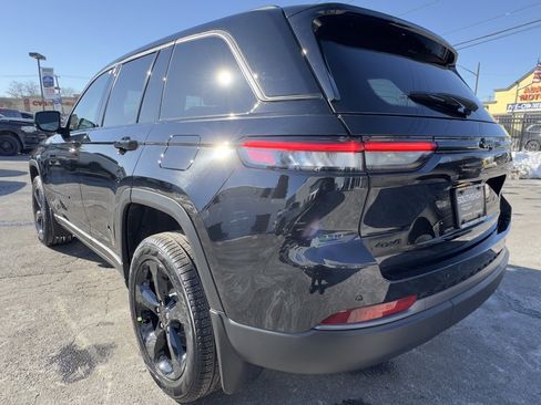 New 2026 Jeep Grand Cherokee Limited w/ Limited Altitude Package image 4