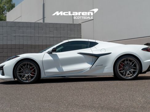 Used 2024 Chevrolet Corvette Z06 w/ Chrome Exterior Badge Package RWD image 4