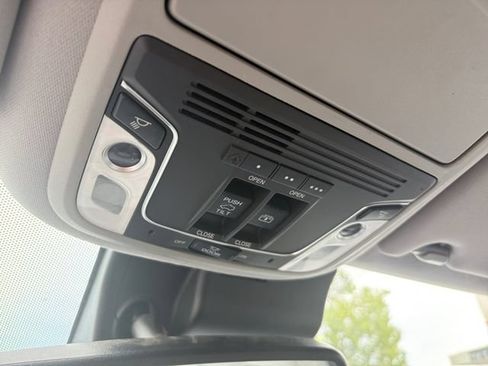Used 2017 Honda Pilot Elite image 30
