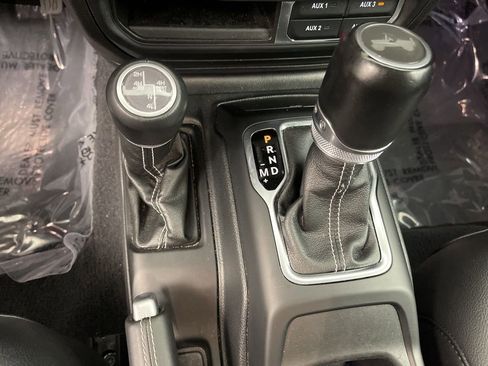 Used 2023 Jeep Wrangler Unlimited Sahara image 14