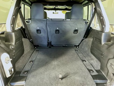 Used 2021 Jeep Wrangler Unlimited Sport image 34