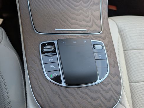 Used 2022 Mercedes-Benz E 350 Sedan image 25