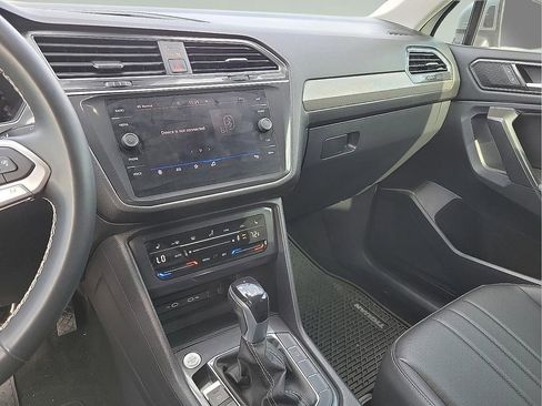 Used 2023 Volkswagen Tiguan SE image 20