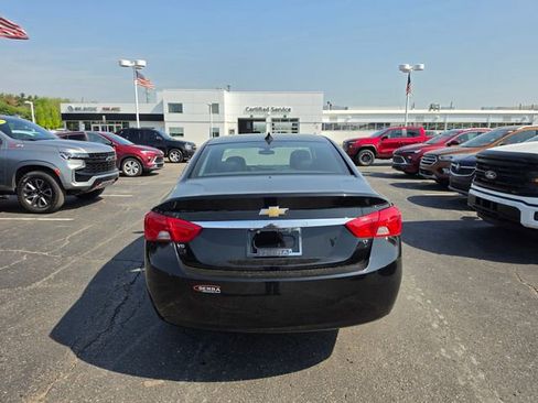 Used 2016 Chevrolet Impala LT FWD image 4