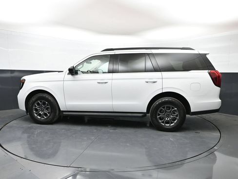 Used 2025 Ford Expedition Active AWD/4WD image 39