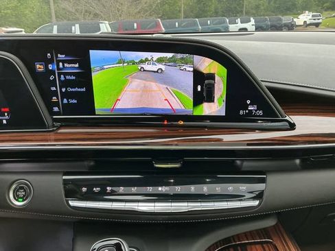 Used 2022 Cadillac Escalade Premium Luxury w/ Performance Package AWD/4WD image 19