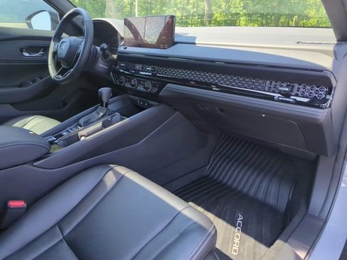 Used 2025 Honda Accord Sport image 25