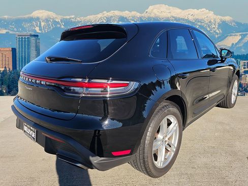 Used 2024 Porsche Macan image 7