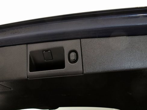 Used 2018 GMC Yukon SLE w/ Convenience Package image 30